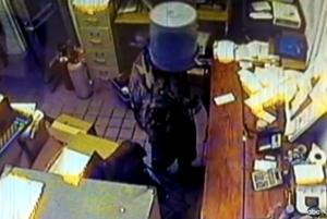 Louisiana Robber Uses Bucket Instead of Mask
